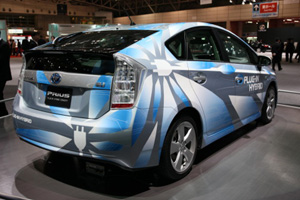 Toyota Prius награжден в Токио