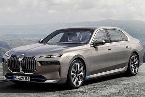 Новая «семерка» BMW: одна длина и электромобиль