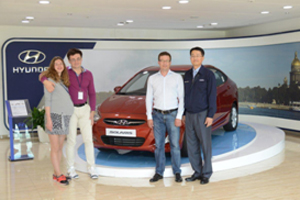 Покупатель 500 000-го автомобиля Solaris побывал на заводе Hyundai в Санкт-Петербурге