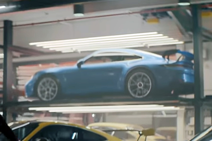 Porsche частично засветила новый спорткар 911 GT3