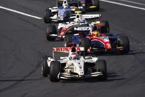 Виталий Петров занял первое место в гонке GP2