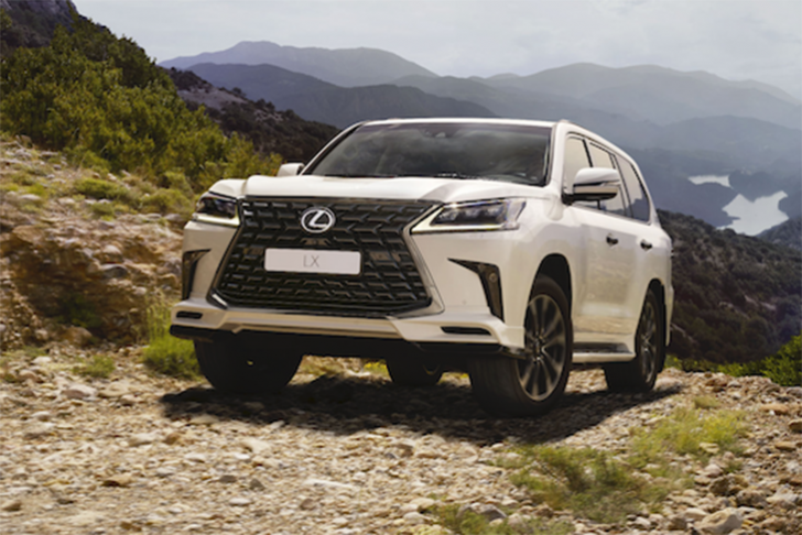 Lexus предложил две новых версии для внедорожника LX