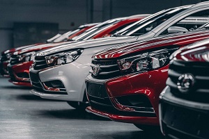 Продажи новых автомобилей в России упали на 20%