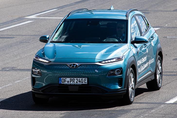 Hyundai Kona накатал более 1000 км без подзарядки