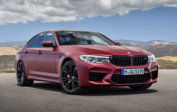 BMW рассказала о седане M5 Competition