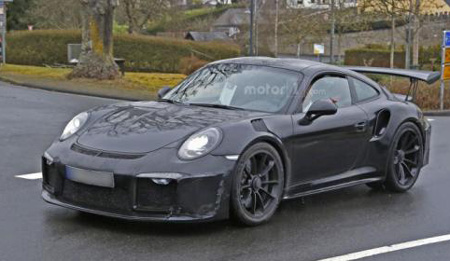Porsche продолжает тестировать купе 911 GTR3 RS
