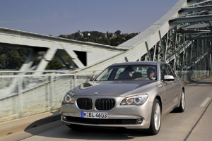 BMW 7 series  станет полноприводным и спортивным