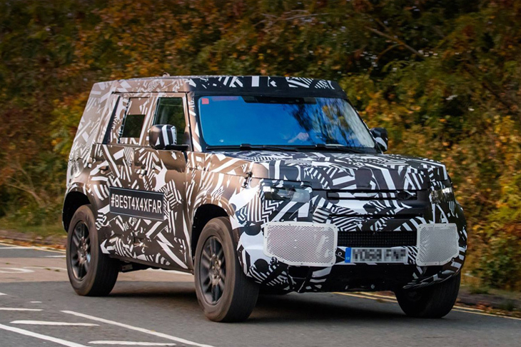 Фото салона нового Land Rover Defender оказалось просроченным