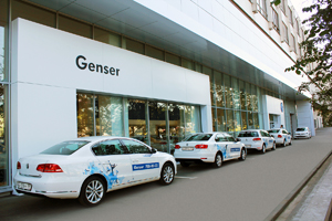 Дженсер открыл новый автосалон VW