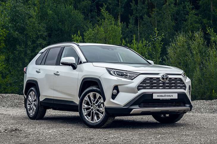 В России начались продажи нового Toyota RAV4