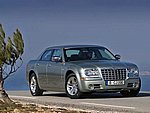 Chrysler 300C 2,7л. сегодня в салонах официальных дилеров в Москве…