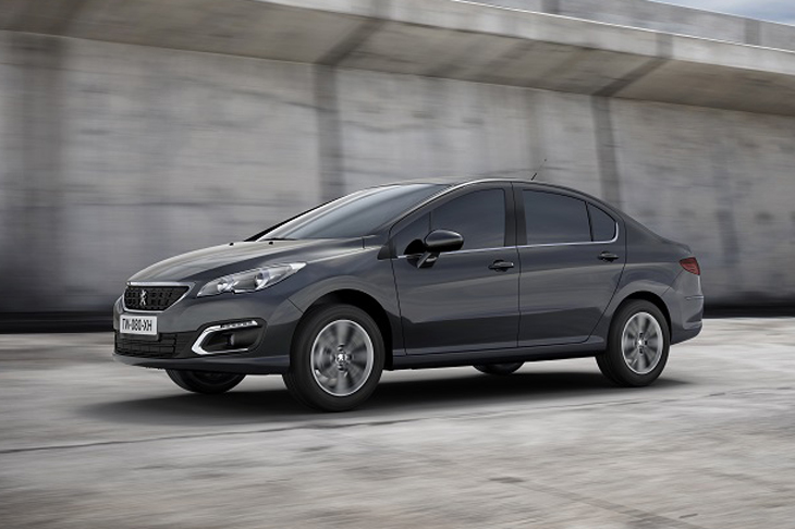 Компания Peugeot представила новый седан 408 