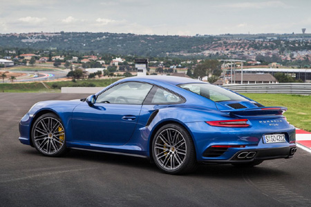 Каждый сотрудник Porsche получит премию 8,9 тысяч евро