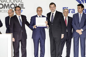 Главный дизайнер Volkswagen получил награду «Лучший дизайнер» на международном автосалоне в Барселоне